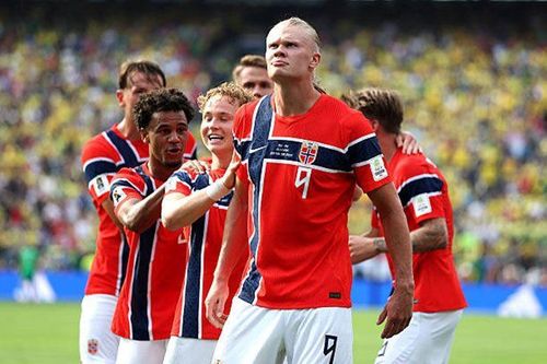 Cú đúp hiệp 2 định đoạt đại chiến (World Cup)