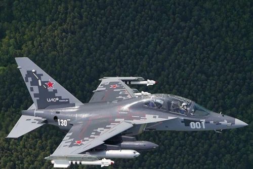 Tiêm tích Yak-130M cất cánh - khi người thầy trở thành chiến binh