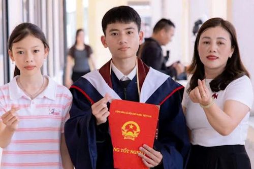 Bí quyết của thủ khoa A00 ở Hà Tĩnh: Đạt 8,75 điểm môn Văn nhờ thói quen đọc sách