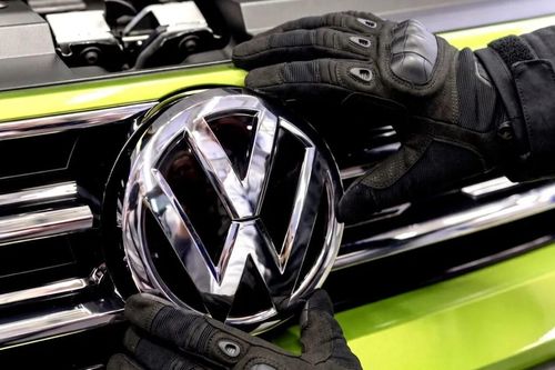 Nhiều chủ xe Volkswagen đau đầu vì bị trộm mất logo, chi phí thay thế cao