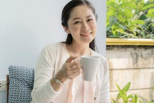 Phụ nữ trung niên càng khôn ngoan càng ít xuất hiện ở 3 kiểu tụ tập này