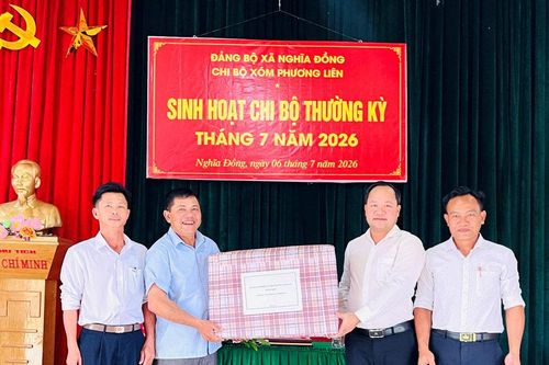 Giám đốc Sở Nông nghiệp và Môi trường dự sinh hoạt Chi bộ xóm Phương Liên, xã Nghĩa Đồng