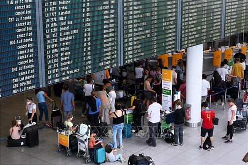 Sân bay Đức quá tải vì hệ thống kiểm soát biên giới mới của EU