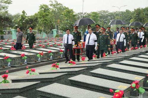 Mỗi liệt sĩ được trở về với đất mẹ là sự tri ân sâu nặng của dân tộc