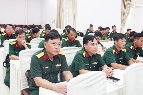 Binh chủng Hóa học tập huấn nâng cao kỹ năng ứng phó sự cố hóa chất độc, phóng xạ tại An Giang