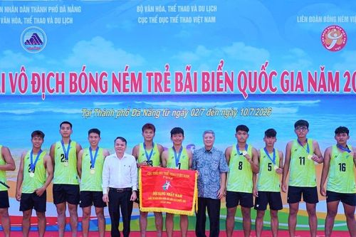 Đội Thành phố Hồ Chí Minh 1 vô địch U18 nam giải bóng ném trẻ bãi biển quốc gia tại Đà Nẵng