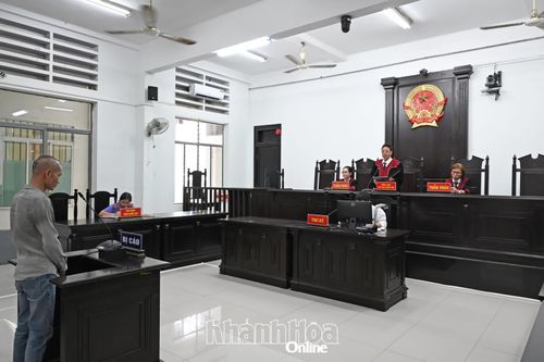 Lãnh án vì bênh bạn đánh người