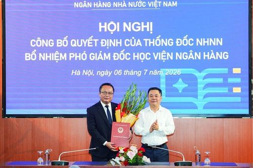 Công bố Quyết định bổ nhiệm Phó Giám đốc Học viện Ngân hàng