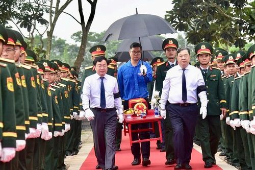 Truy điệu và an táng 173 hài cốt quân tình nguyện, chuyên gia Việt Nam hy sinh tại Campuchia