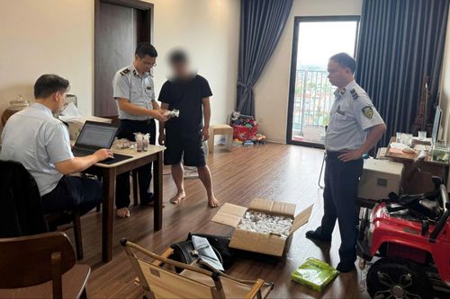 Hàng nghìn lọ mực in giả tiêu thụ tinh vi trên thị trường