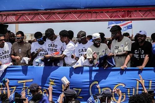 Đội tuyển Cape Verde trở về như những người hùng