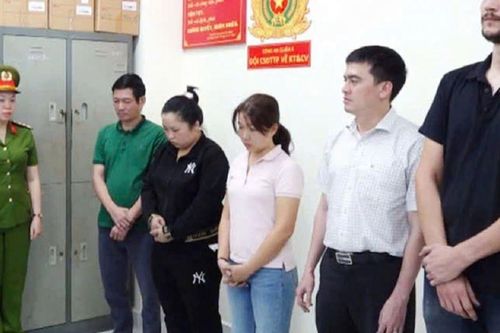 Truy tố thạc sĩ điều hành đường dây cho vay lãi 'khủng' 13.500%/năm