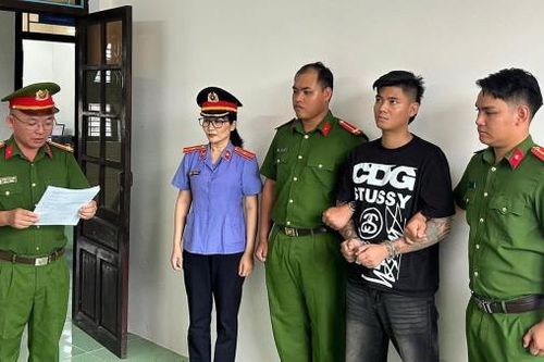 Khởi tố thanh niên nẹt pô, gây rối trật tự công cộng