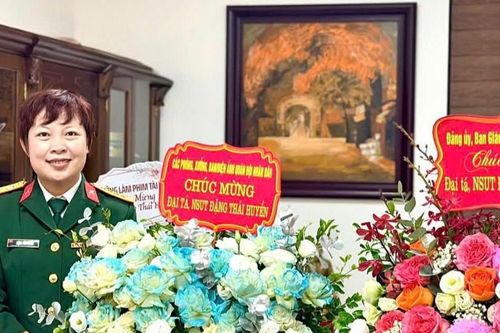 Đạo diễn 'Mưa đỏ' Đặng Thái Huyền được thăng hàm Đại tá