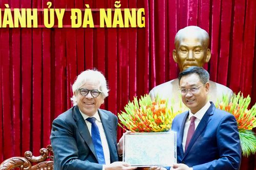 Bí thư Thành ủy Lê Ngọc Quang tiếp Giáo sư đoạt Giải Nobel Kinh tế Paul Romer