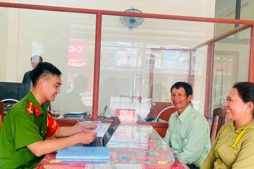 Công an phường Tam Quan giúp người dân nhận lại 150 triệu đồng chuyển nhầm