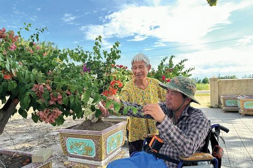 Hỗ trợ người khuyết tật vững bước