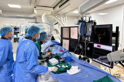 Đau đầu kéo dài, bất ngờ phát hiện 'quả bom nổ chậm' trong não