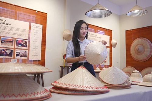 Nón lá Tri Lễ - Linh hồn từ đôi tay