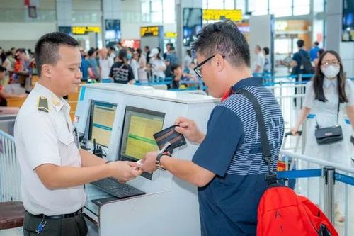 5 trường hợp nợ thuế bị tạm hoãn xuất cảnh
