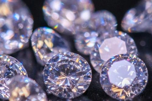 Khủng hoảng kim cương và câu chuyện niềm tin trên thị trường chứng khoán