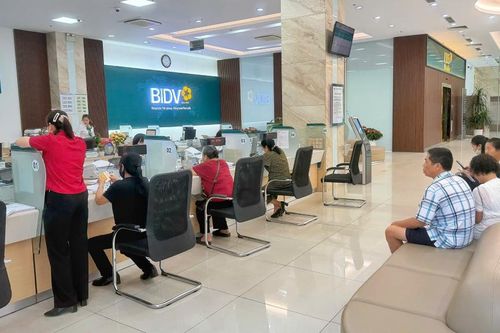 'Bẫy' tín dụng đen và lãi suất ẩn