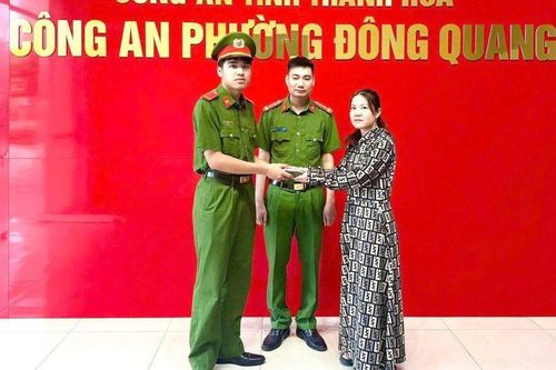 Từ chiếc túi xách bỏ quên đến lá thư cảm ơn đong đầy xúc động gửi Công an Thanh Hóa