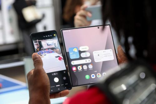 Apple bị đánh phủ đầu