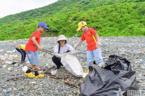 Những 'bàn tay xanh' trên bãi sỏi Lương Sơn