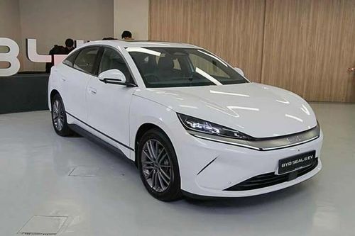 [GALLERY] BYD Seal 6 bổ sung bản rẻ chỉ 639 triệu đồng, chạy 410 km/sạc