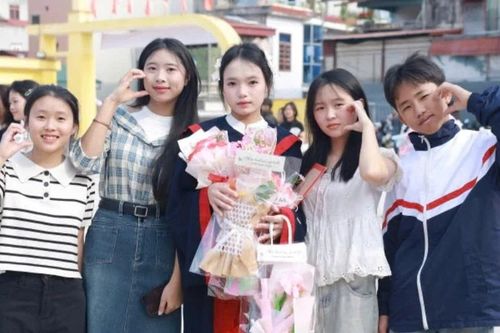 Nữ sinh người Mông khát vọng bước ra thế giới mang kiến thức về bản