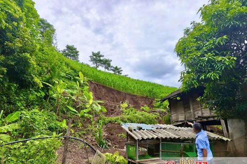 Lai Châu: Mưa lớn gây sạt lở nghiêm trọng, giao thông chia cắt