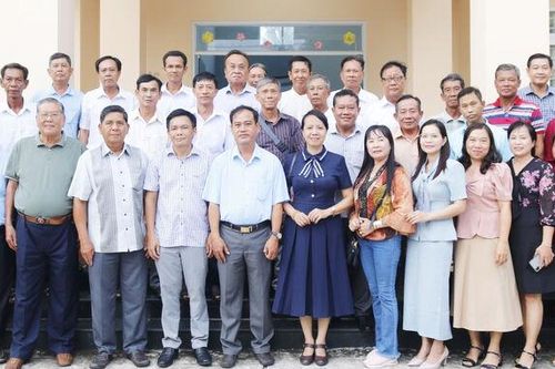 An Giang tiếp và làm việc với đoàn người có uy tín trong đồng bào dân tộc thiểu số TP. Cần Thơ