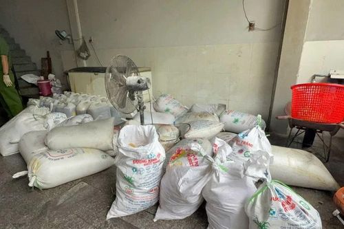 Phát hiện hơn 2 tấn mỡ, da động vật không rõ nguồn gốc tại phường Quy Nhơn