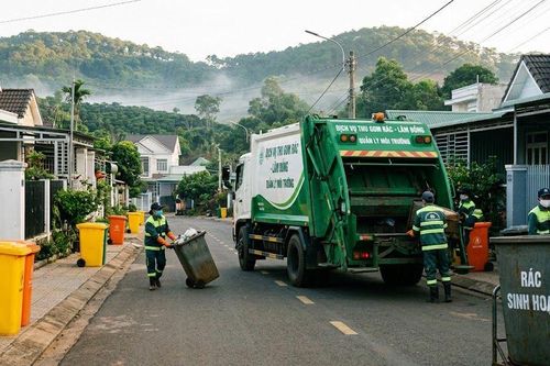 Lâm Đồng: 55 địa phương ký hợp đồng thu gom, vận chuyển rác sinh hoạt