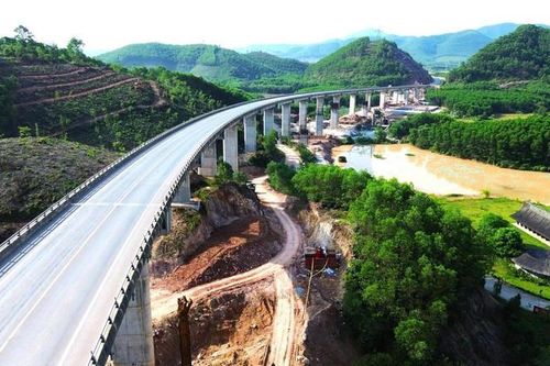Từ 10/7, cao tốc Cam Lộ - La Sơn tạm dừng lưu thông ban đêm để phục vụ mở rộng
