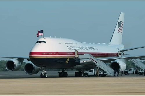 Ông Trump bất ngờ 'bỏ' chuyên cơ mới do Qatar tặng do lo ngại lỗ hổng an ninh?
