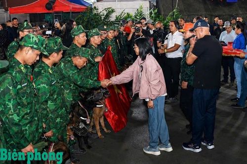 Tỏa sáng phẩm chất 'Bộ đội Cụ Hồ' giữa tâm chấn Venezuela