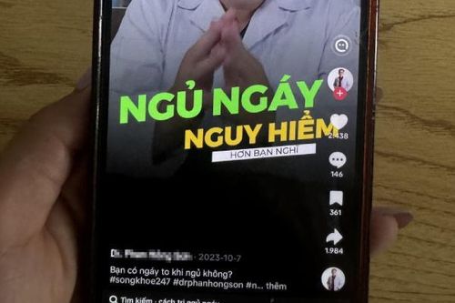 Xem TikTok về một dấu hiệu khi ngủ, vợ lập tức giục chồng đi viện vì lo đột tử
