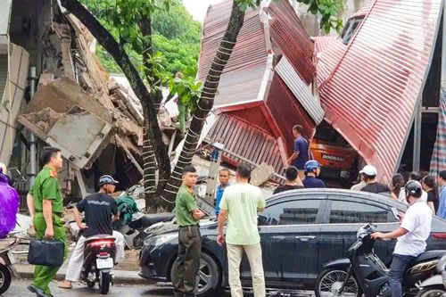 Vụ 2 căn nhà đổ sập ở Bắc Ninh: Chính quyền yêu cầu dừng thi công