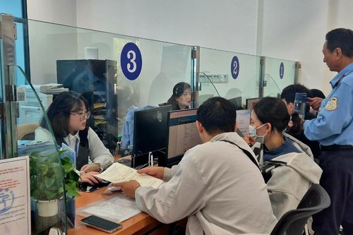 Bộ Nội vụ thông tin về tiền lương của cán bộ, công chức sau sắp xếp