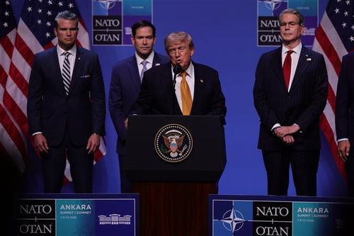 Tổng thống Trump chỉ rõ hai nhân tố quyết định sự hiện diện quân sự Mỹ ở châu Âu