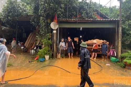 Mưa lớn gây ngập úng, sạt lở tại nhiều địa phương, các lực lượng khẩn trương ứng phó