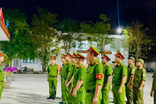 Đêm tuần tra giữ bình yên phố biển