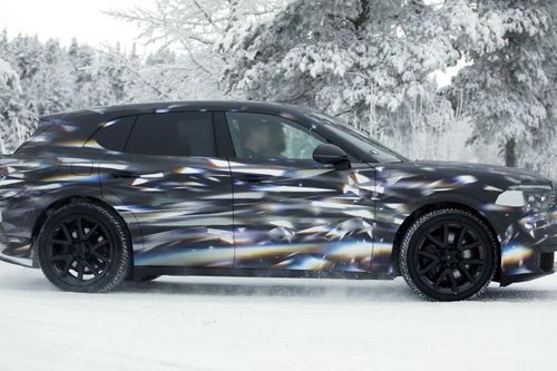 Bentley 'nhá hàng' mẫu xe hoàn toàn mới: SUV nhỏ hơn Bentayga, đi gần 500km/lần sạc