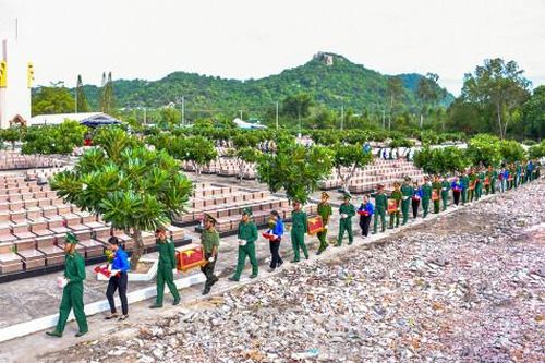 An táng 235 hài cốt liệt sĩ tại Nghĩa trang Liệt sĩ Dốc Bà Đắc