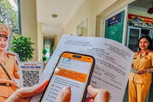Người dân đánh giá chất lượng phục vụ của CSGT Hà Nội qua mã QR