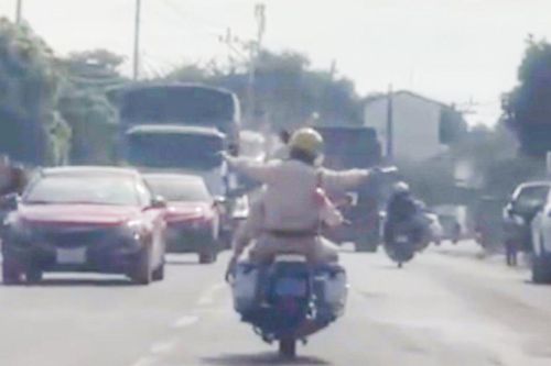 CSGT mở đường đưa người đàn ông đa chấn thương đi cấp cứu kịp thời