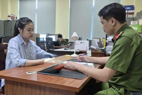 Khởi tố cô gái bán gần 200 hộp thực phẩm chức năng giả qua Facebook