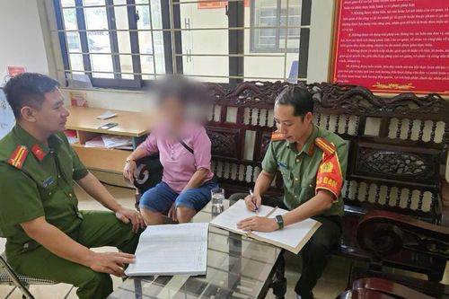 Lào Cai: Suýt mất 140 triệu đồng vì 'quà tặng' từ nước ngoài gửi về